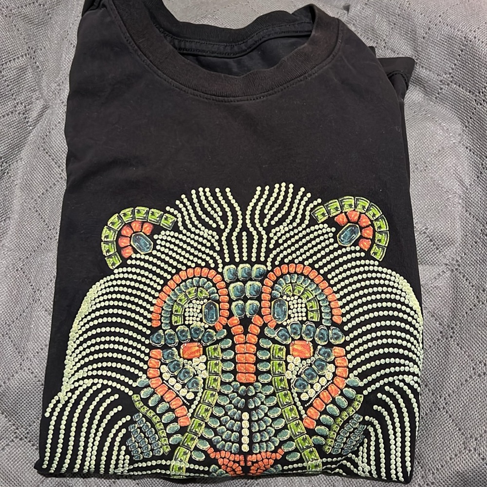 Nikes men’s short sleeve shirt in size small